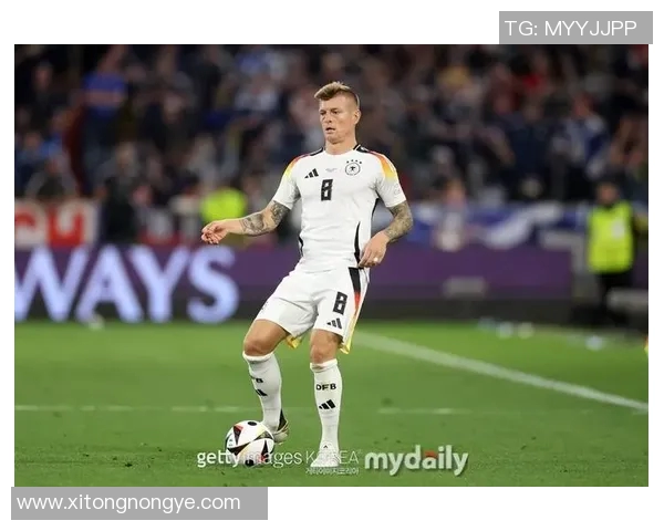 克罗斯：从中场大师到足球战术的灵魂引领者的传奇之路