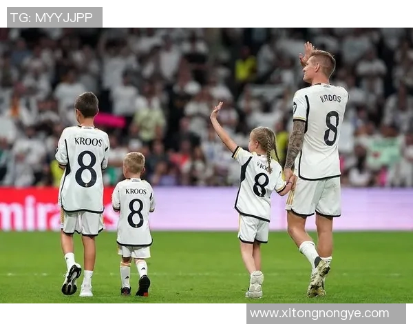 克罗斯在足球世界的影响力与传奇生涯探讨